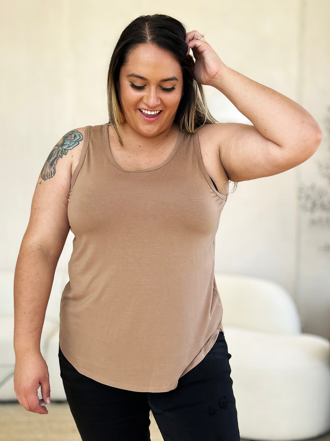 Basic Bae Full Size Round Neck Curved Hem Tank